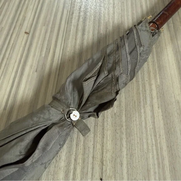 Vintage Gucci Umbrella EUC - Picture 4 of 8